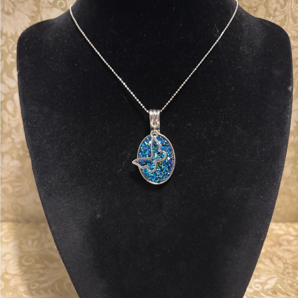 🌻Adult Jewels Silver Tone Blue Druzy Butterfly Necklace 16”+2”